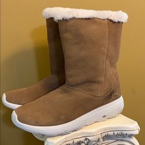 Suede Tan Boots with White Fur!